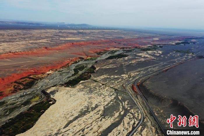 新疆雅丹地貌：水族“天堂”变“戈壁台地”（组图）