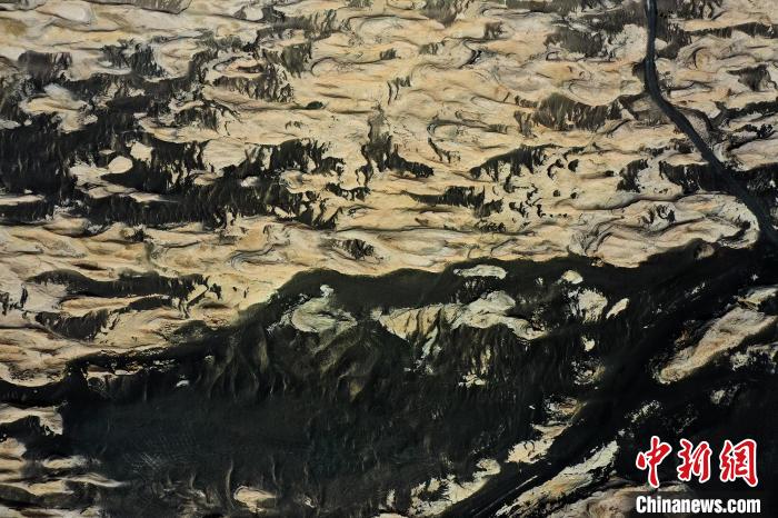 新疆雅丹地貌：水族“天堂”变“戈壁台地”（组图）