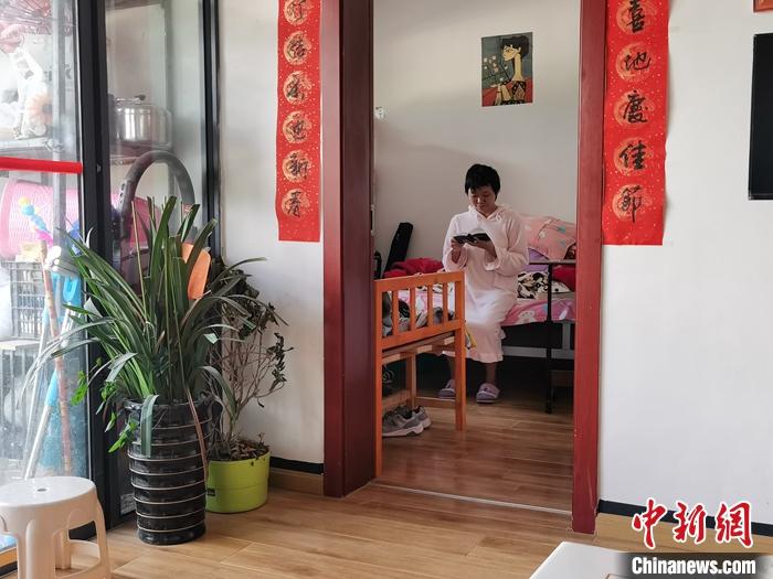 “蜗牛姑娘”治病记：从14年到10分钟的求医之路