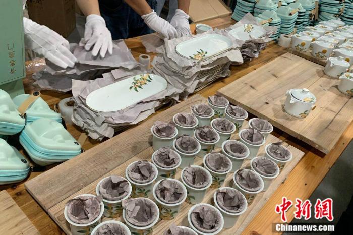 景德镇山谷里的“艺术聚落”：从破落村庄到世外“陶”源
