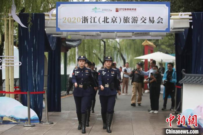 当西湖女子巡逻队遇上颐和园“内外兼修”倡文明