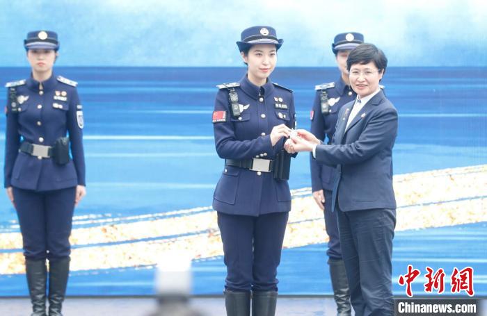 当西湖女子巡逻队遇上颐和园“内外兼修”倡文明