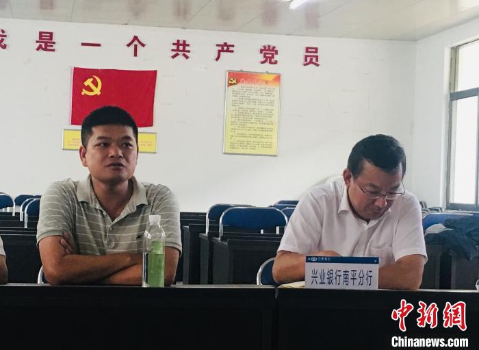 返乡创业青年胡永飞为武夷山圈粉