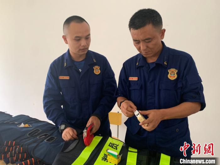 裁判“黑旋风”：见证比武场上消防员训练成长的过程