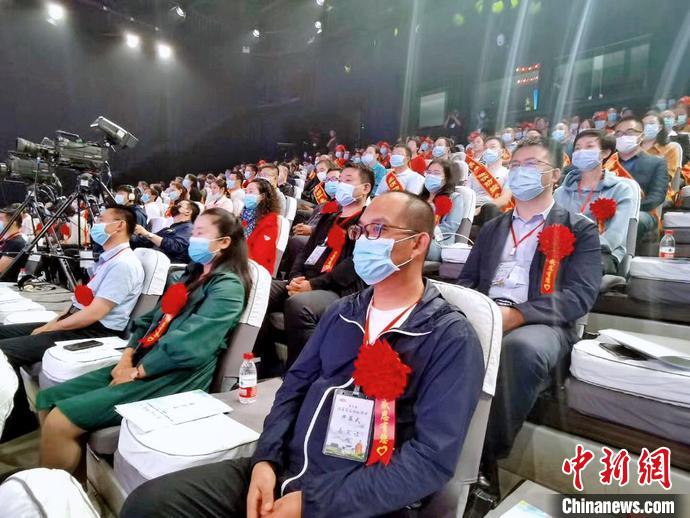 援鄂医疗队员受邀“回襄”出席旅游盛会