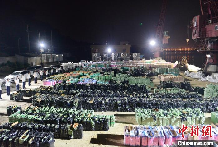 浙江查获特大海上运输假私烟案案值六千余万元