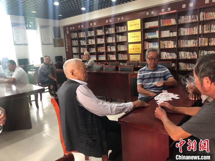 江苏泗阳王码村的小康“密码”：手工缝制足球销往世界各地