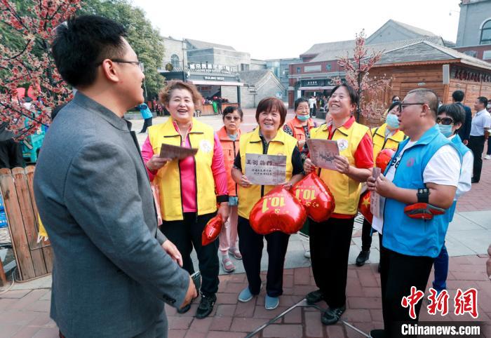“千人万步行”活动在京启动寻踪打卡老字号、非遗商家门店