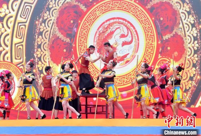 福建举办少数民族丰收节畲乡风情浓郁