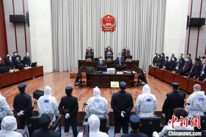 组织、领导黑社会性质组织内蒙古一公安局原局长被判无期