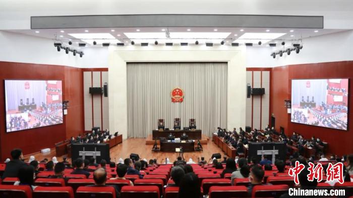 组织、领导黑社会性质组织内蒙古一公安局原局长被判无期