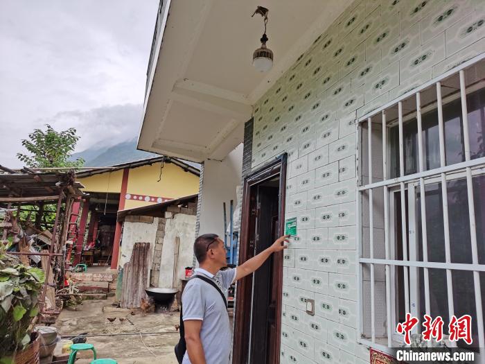 云南怒江一干部在开展扶贫工作中突发疾病去世