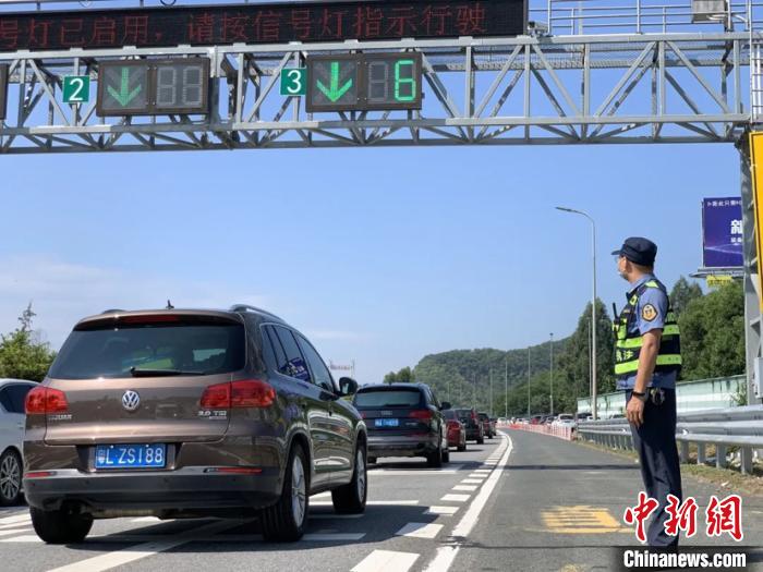 广东中秋国庆假期高速单日车流量创新高公众省际出行意愿较强