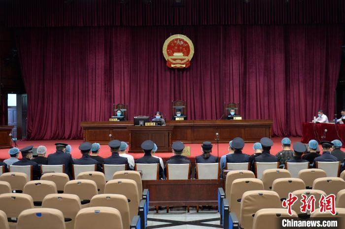 成都宣判一起20人涉黑案主犯被判25年