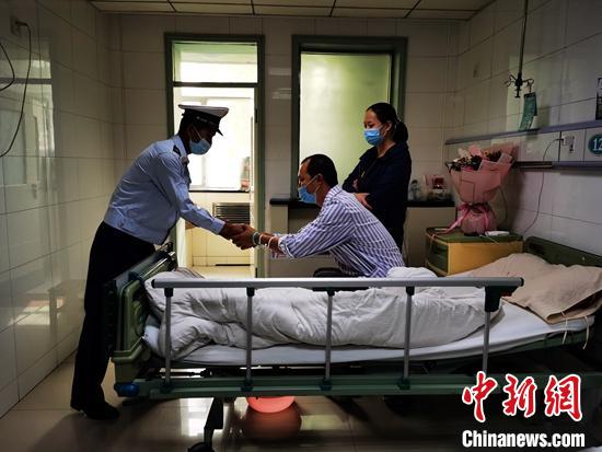 哥哥患病妹妹抖音发求救消防指战员伸手献“大爱”
