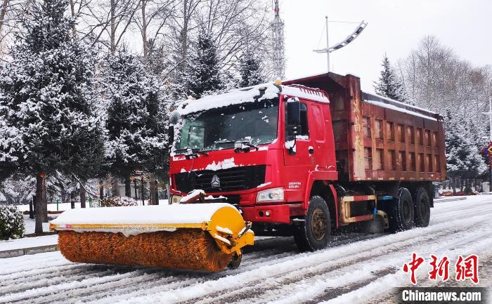 雪深达6厘米中国最冷小镇开启“童话模式”