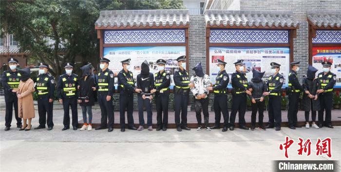 南宁警方斩断非法贩卖“两卡”产业链139名犯罪嫌疑人落网