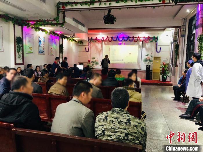 探访不一样的“精神病院”：“桃红症”患者的“桃花园”