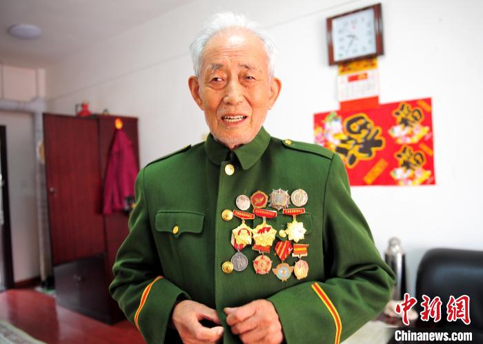 96岁志愿军老战士孙景坤：多次赴朝作战身负20余处伤疤