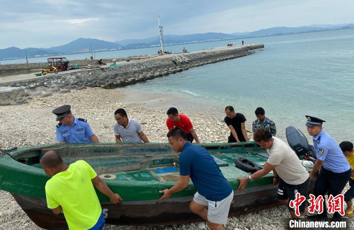 海南继续发布台风电影预警琼州海峡客滚船全线停航