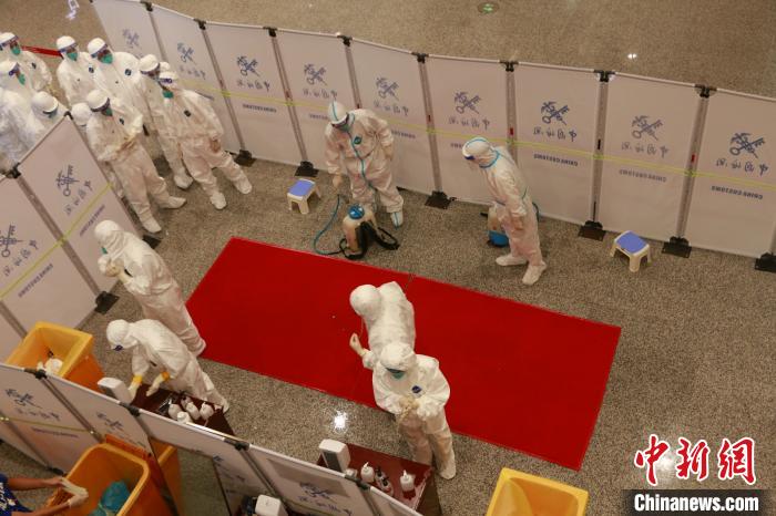 通讯：坚守在境外疫情输入“最前端”的人