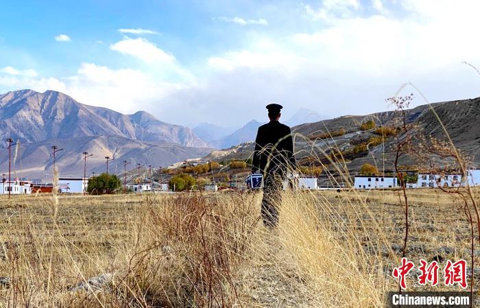 独立移民管理警察10年义诊路：续写高原警民鱼水情谊