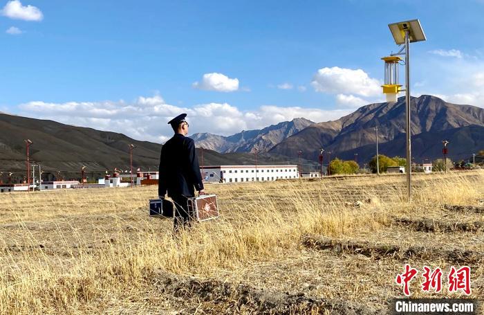 独立移民管理警察10年义诊路：续写高原警民鱼水情谊