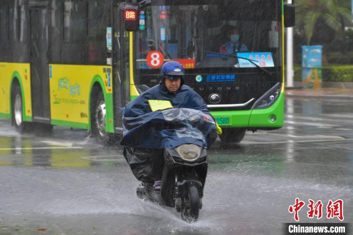 台风“沙德尔”将登陆越南琼州海峡17时起恢复通航