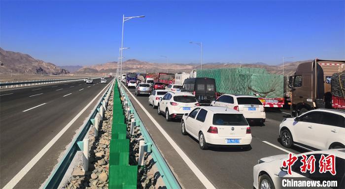 记者细探从喀什返乌鲁木齐怎么办