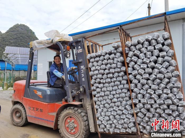 一棵草的扶贫之路折射中国减贫智慧