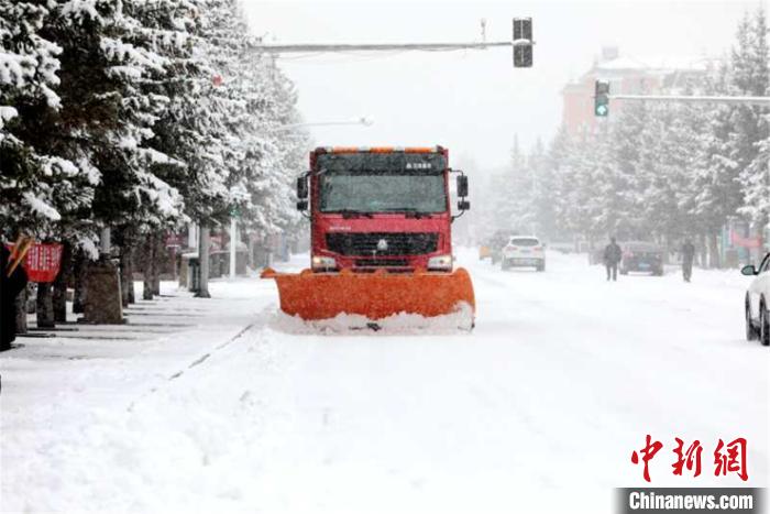 “中国北极”漠河发布暴雪预警降雪量已达入秋最大级别