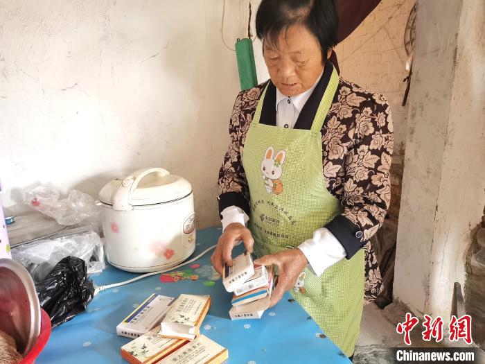 江苏滨海69岁老人一诺无悔：27年不离不弃照顾残疾邻居