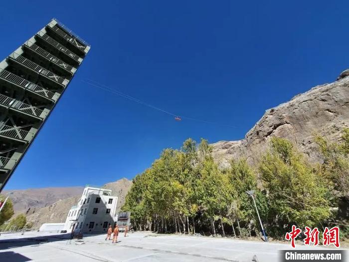 拉萨市消防救援支队举行山岳救援实战演练