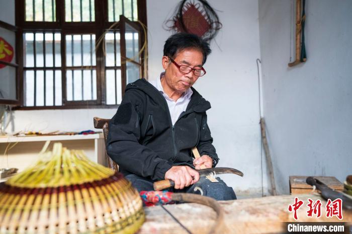 一个鄂东山村的“致富密卷”：传统工艺助脱贫