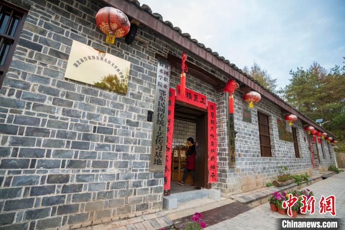 一个鄂东山村的“致富密卷”：传统工艺助脱贫