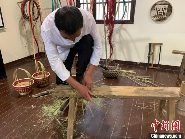 一个鄂东山村的“致富密卷”：传统工艺助脱贫