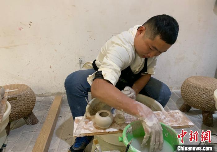 一个鄂东山村的“致富密卷”：传统工艺助脱贫