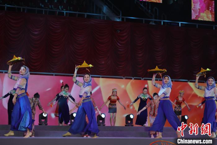 华侨大学建校60周年校庆纪念晚会精彩上演