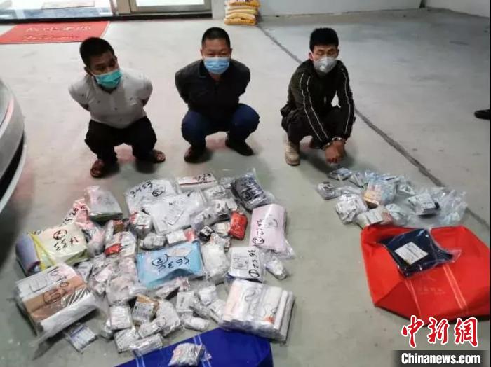 广西梧州警方全链条歼灭“两卡”犯罪集团缴卡2.7万余张