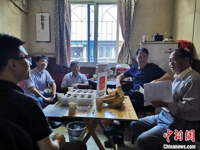 浙江象山“老兵说事”：让一群人连成“一座桥”