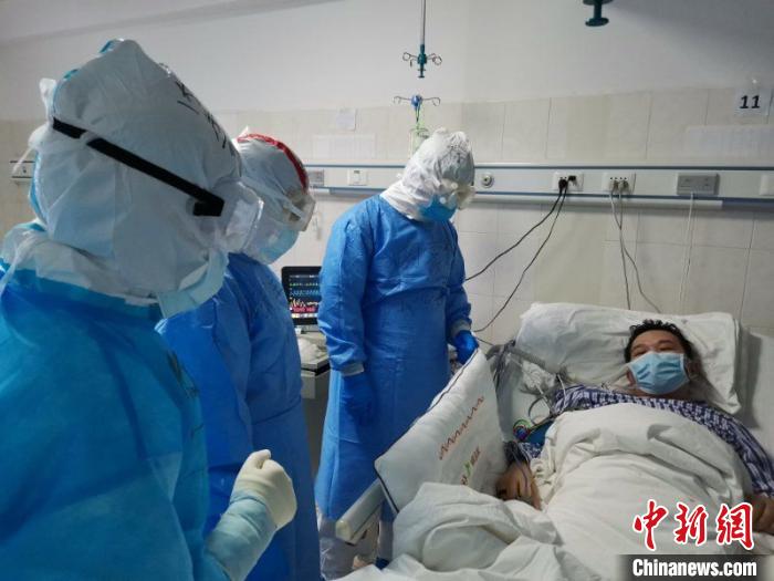 湖北荆门新冠肺炎康复者千里赴内蒙古草原“探亲”