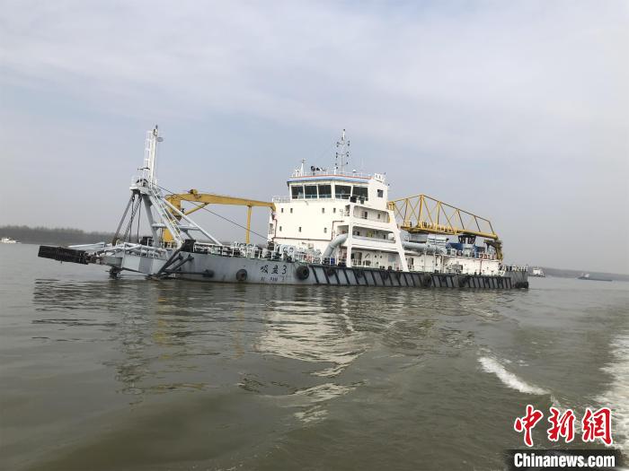 长江嘉鱼主航道疏浚开工疏浚砂实现生态环保综合利用