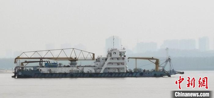 长江嘉鱼主航道疏浚开工疏浚砂实现生态环保综合利用