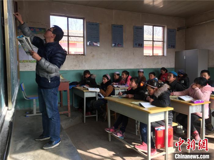 甘肃控辍保学清零劝返万名学生复学以“智”脱贫