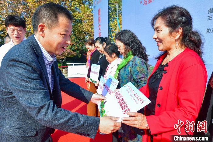 湖北黄冈赴武汉推介邀社区抗疫一线代表免费游景区