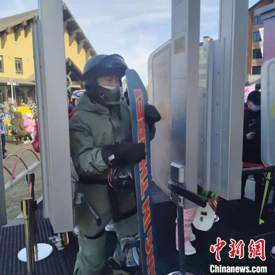 吉林启动新雪季：疫后万人“开板”畅滑