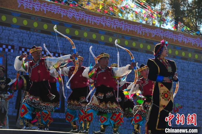 林芝举办响箭文化旅游活动迎接独立“最早新年”
