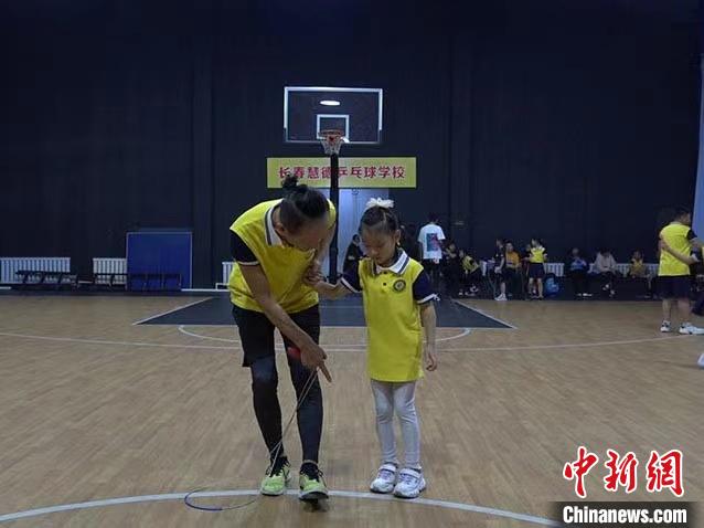 的哥跨界“变身”跳绳教练：十年收获万名“童粉”