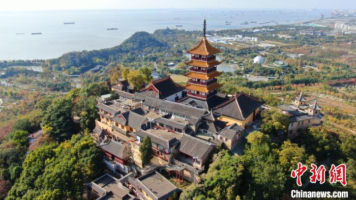 长江南通段生态修复见闻：昔日“伤疤”变绿地
