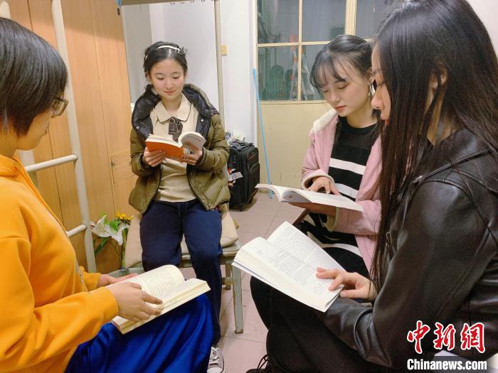 西安交大一寝室女生全部保研：求学路上相互扶持